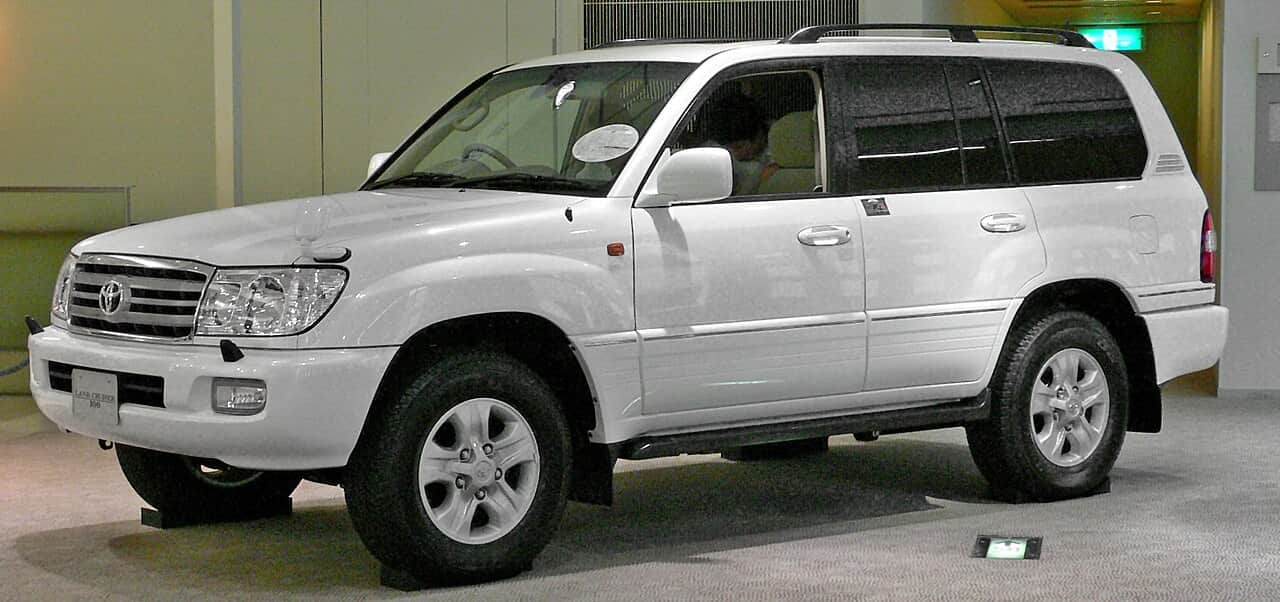 Toyota Land Cruiser 100 (HDJ101K)