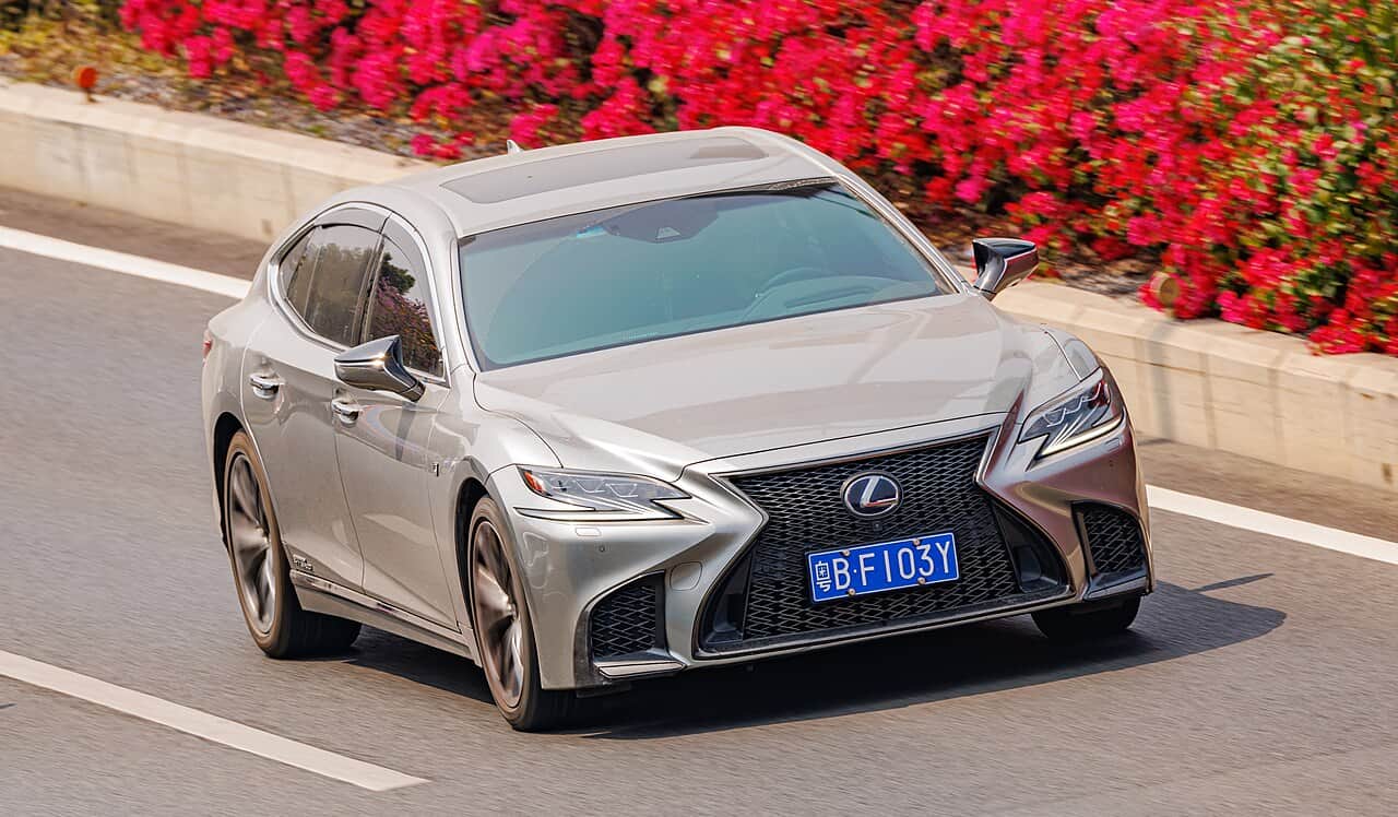 Lexus LS
